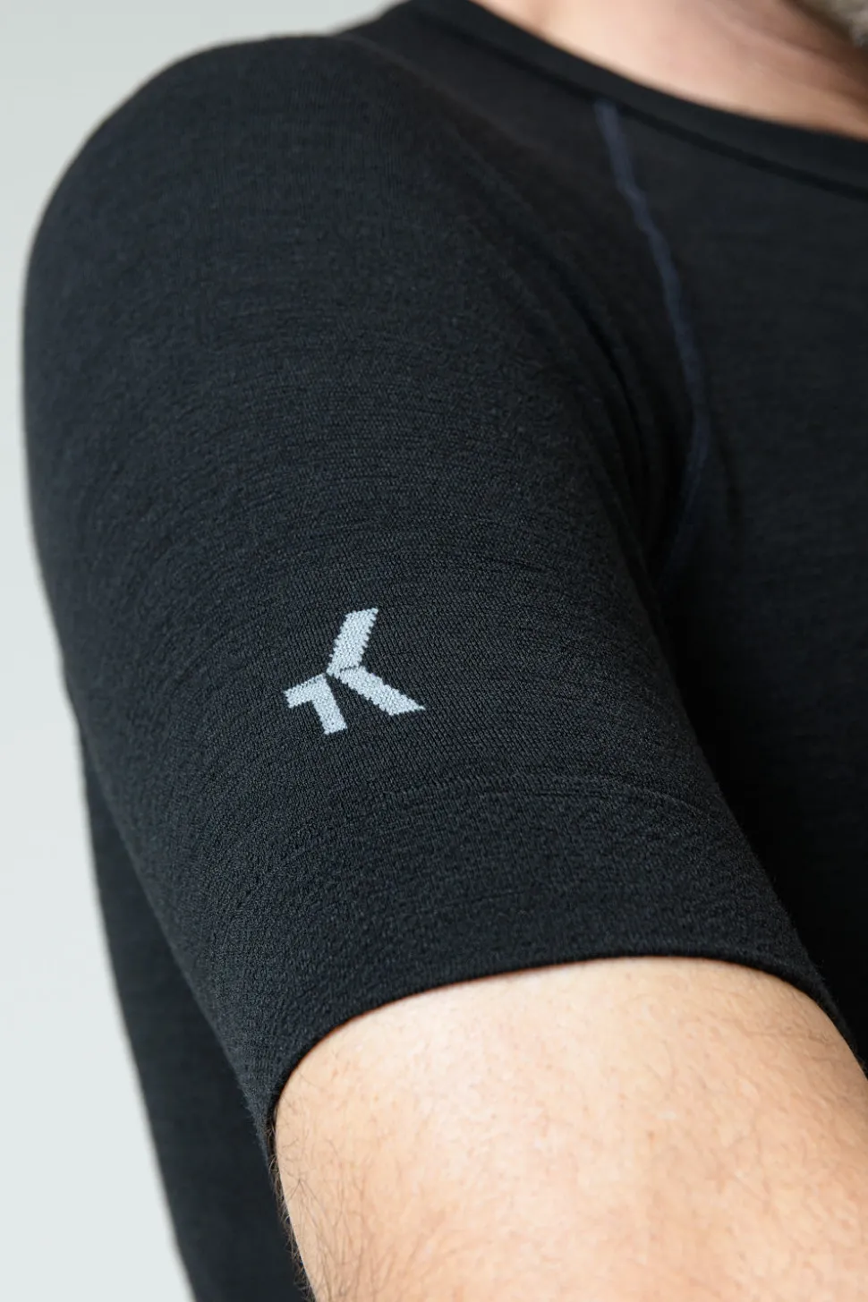 Mtb | Camisetas Interiores>GOBIK CAMISETA INTERIOR MANGA CORTA WINTER MERINO HOMBRE COAL