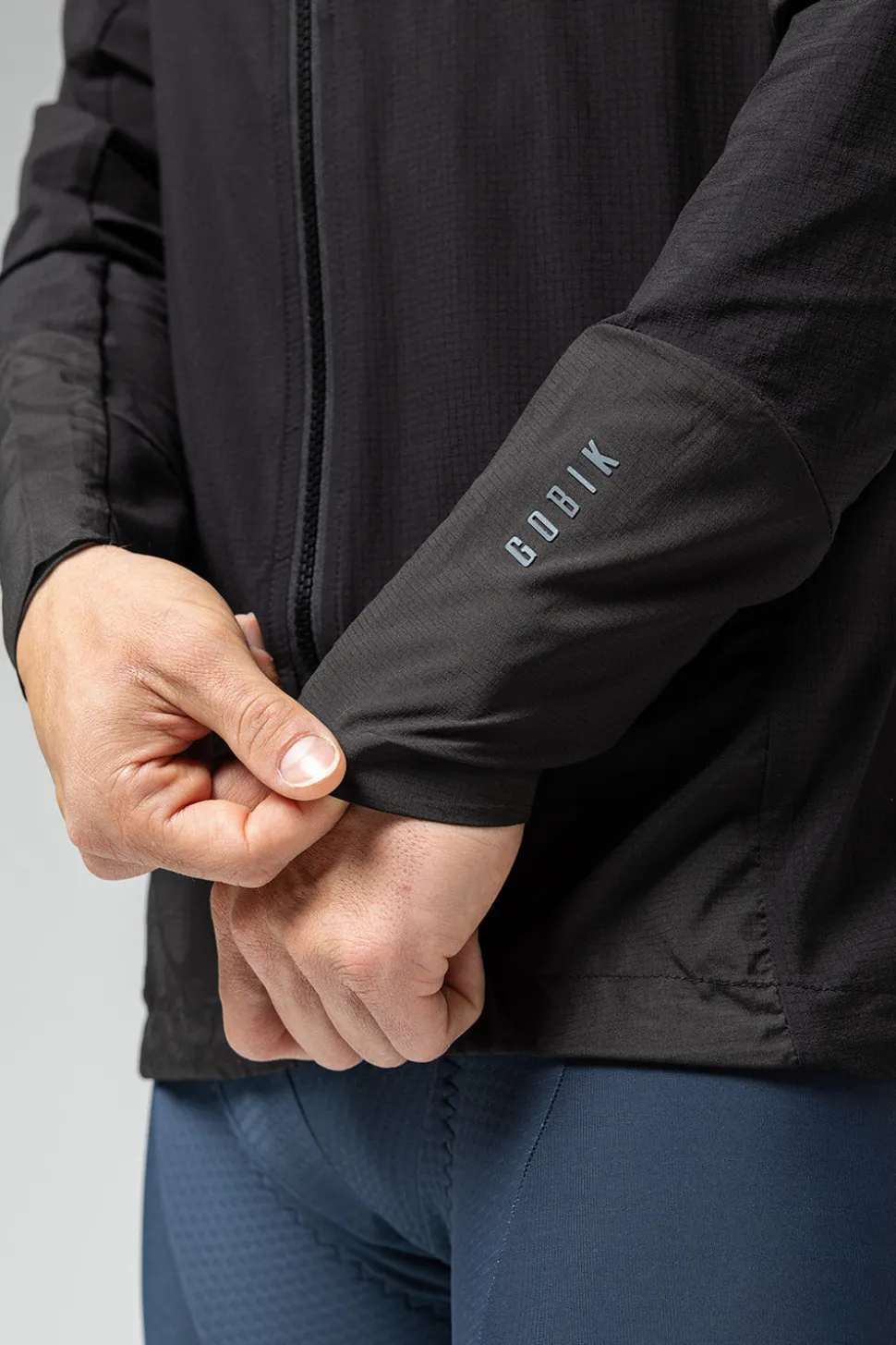 Chaquetas>GOBIK CHAQUETA LIGERA UNBEAT HOMBRE ROYAL BLACK