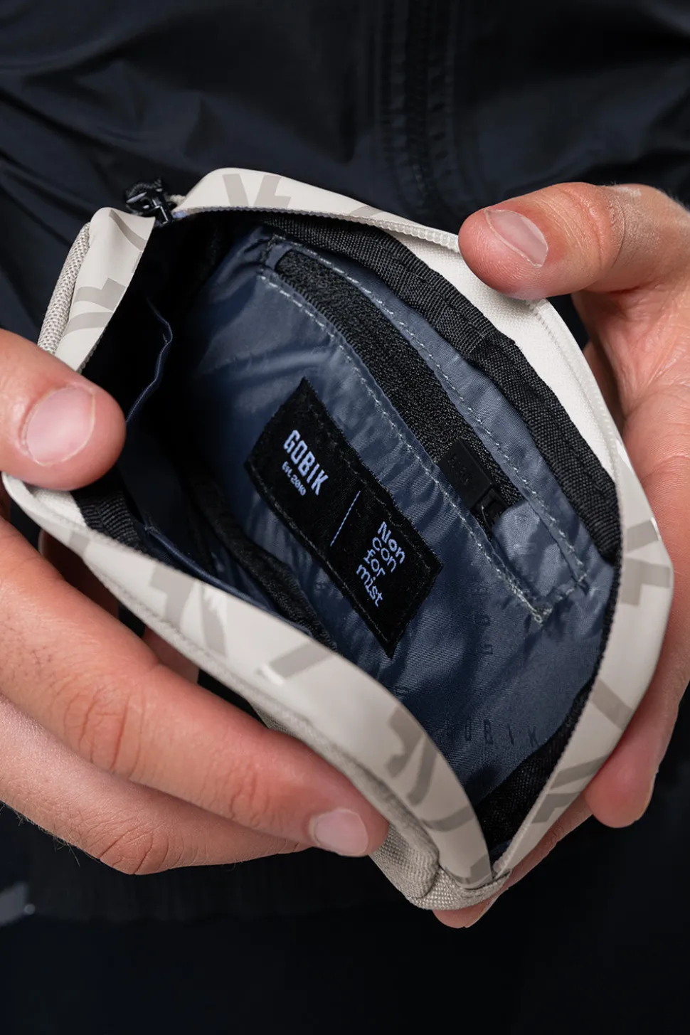 Accesorios | Accesorios>GOBIK FUNDA DE MOVIL ESSENTIAL 2.0 Tofu