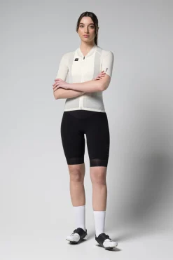 Indoor | Gravel><noscript><img width=